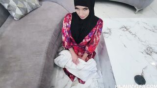 Hijab hotwife cheating with the handyman