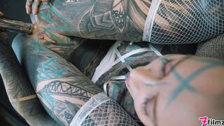 Anuskatzz shoves a stainless steel dildo up her ass