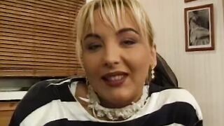 Adorable amateur lady shows her pretty cock rides talent