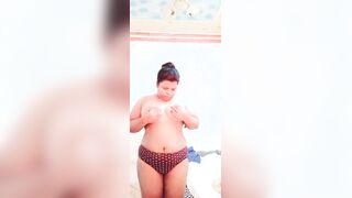 Desi hot big boob big ass showing