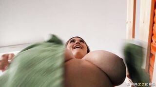 Sneaking sex with my daughters big titts roommate