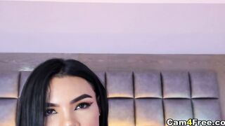 Curvy Latina Suck Her Favorite Dildo In Her Watery Mouth