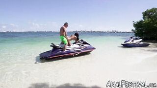 Tantalizing booty girl enjoys sun and dick in her wet pussy