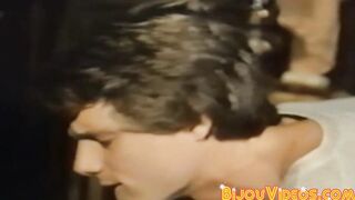 Classic gay porn sucking session turns into raw fucking
