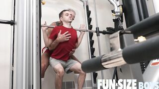 FunSizeBoys Big DILF breeds small twinky butt at the gym