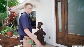 Repair guy cant resist the juicy hot MILF