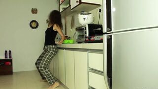 Quarantine Games At Home - Julia Vearth & Alex Vearth