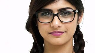 Mia Khalifa This is my Body Gif
