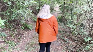 Amateurs Fucking inside The Woods - Luna Green & Markus Green