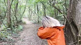 Amateurs Fucking inside The Woods - Luna Green & Markus Green