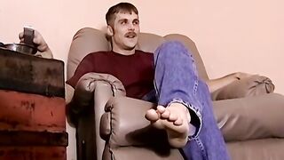 Straight dude loves getting blowjob from gay dudes