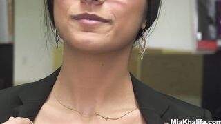 Mia Khalifa Close up