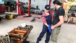 Getting Crazy Into The Garage - Luna Green & Markus Green two