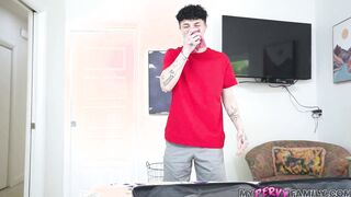 Stepaunt doesnt mad about i sniffing her panties