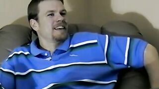 Bi hottie Hollywood squirts a huge load out of his cock
