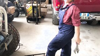 Getting Kinky Into The Garage - Luna Green & Markus Green