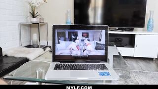This Is How A Real Woman Does It - FullofJoi