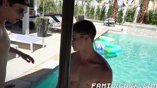 Gorgeous jock Taylor Reign nailed by horny twink Jack Bailey