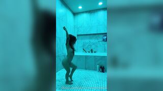 Tiny Texie Showering 2