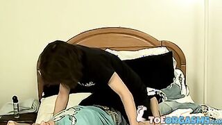 Kryos Christian jerks while getting fucked by Dillin Samuels