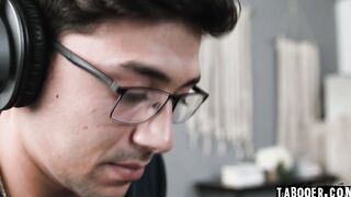 Max fills Leana's twat from behind