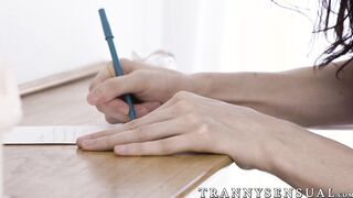 Stefani Special gets stretched by her horny boyfriend