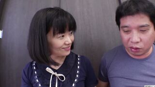 Japanese tea ceremony instructor substitutes bulge for whisk