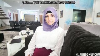 My hijab stepsister wants to become prom queen