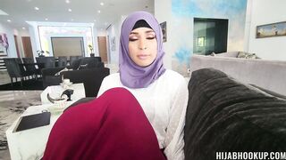 My hijab stepsister wants to become prom queen