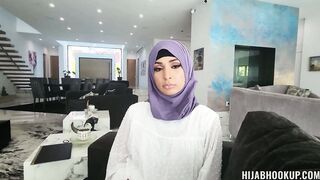 My hijab stepsister wants to become prom queen