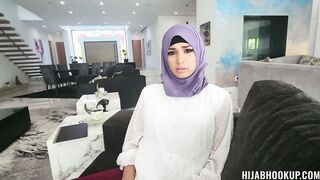 My hijab stepsister wants to become prom queen