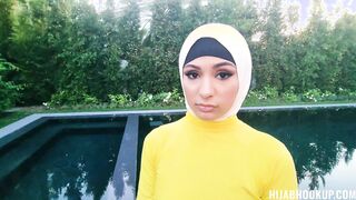 My hijab stepsister wants to become prom queen