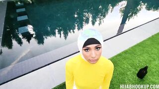 My hijab stepsister wants to become prom queen