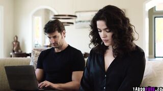Jay troubleshoot Victoria's laptop and pussy