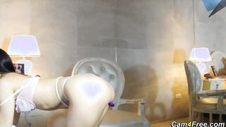 Latina Cam Babe Playing With Her Wet Pussy