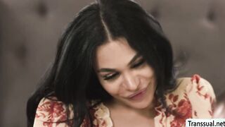 Big dude Draven Navarro gets ass fucked by TS Eva Maxim