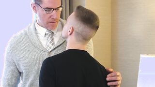 Hunk DILF LeGrand Wolf loves fucking tight asshole