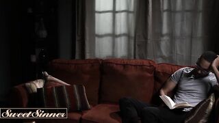 Mom Mona Wales cheats on her hubby on vacation