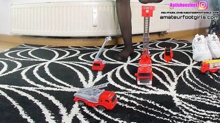 Kati trampling trample giantess crushing sneaker High Heels