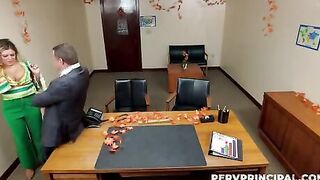 School mom save her daughter again