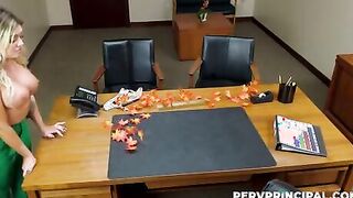 School mom save her daughter again