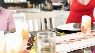 It's Thanksgiving, which means lots of family togetherness! Katie Kush has invited her friend Skylar Storm to eat with her