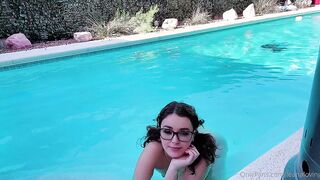 Leana Lovings Solo Pool
