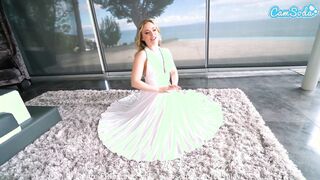 Camsoda-Big booty blonde toying her pussy