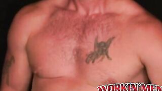 Massive cock wielding hunk cant stop himself from jerking