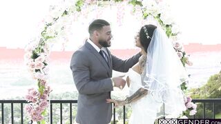 Big cock guy fucked sexy bride shemale