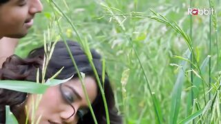 Bhabhi ko Khet Me lejake Pel diya