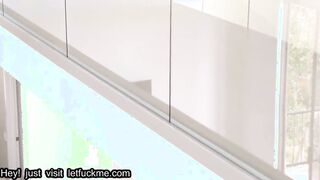 cumshot , gorgeous rich girl seduces her bodyguard