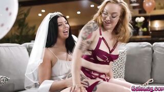 Demi got down with Kenzie and Reagan