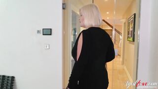 EUROPEMATURE Savana and her horny cunt